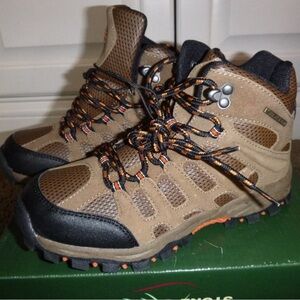 Like New! Big Kid Hiking Boots